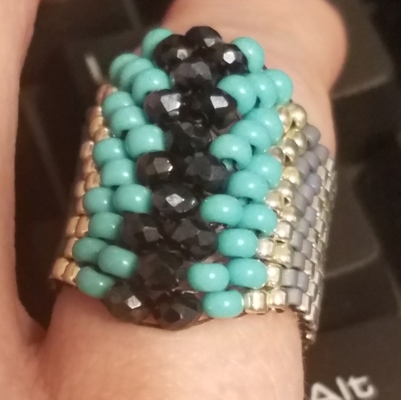 Handmade beaded ring - Picture 3 of 4